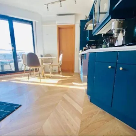 Apartment One Bedroom W Free Parking &terrace *