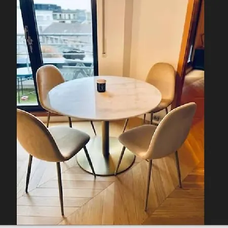 One Bedroom W Free Parking &terrace *