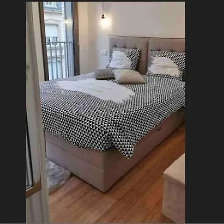 One Bedroom W Free Parking &terrace Apartment Luxembourg